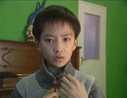 还记得童年神剧《快乐星球》吗?男主角如今快当爹,女主成网红