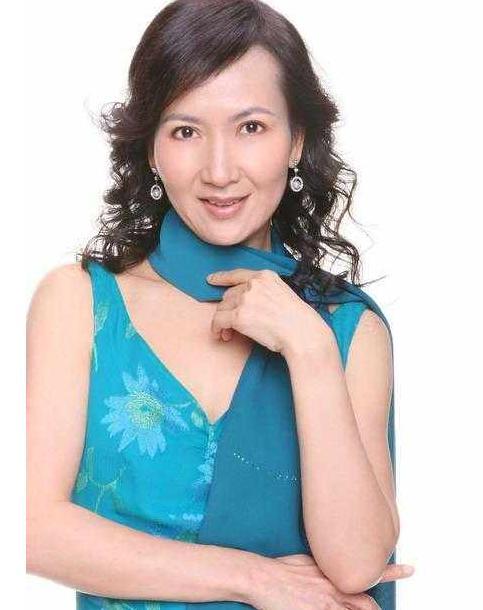 新白娘子传奇赵雅芝叶童美若天仙但碧莲和胡媚娘也丝毫不弱